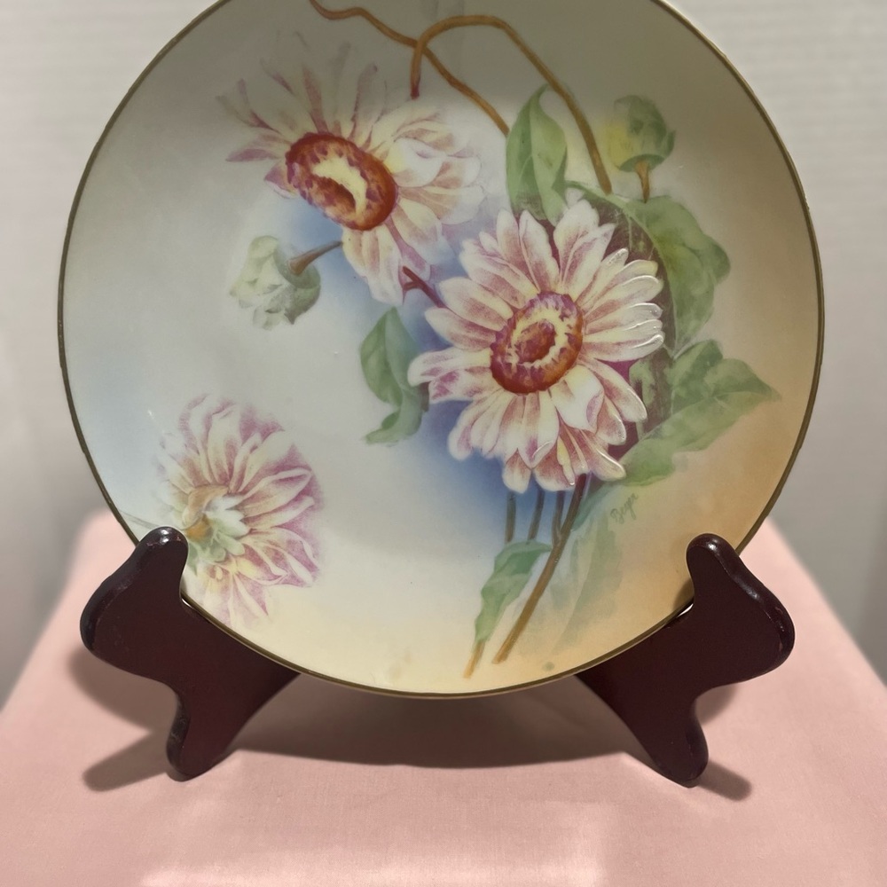 Hand Painted Daises on Plate